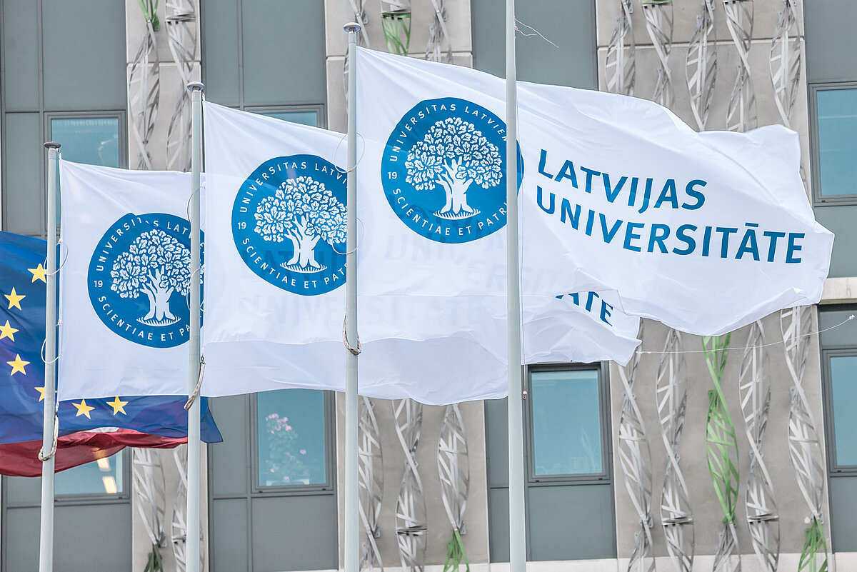 © Foto: Toms Grīnbergs, Latvijas Universitātes Komunikācijas departaments LU karogi