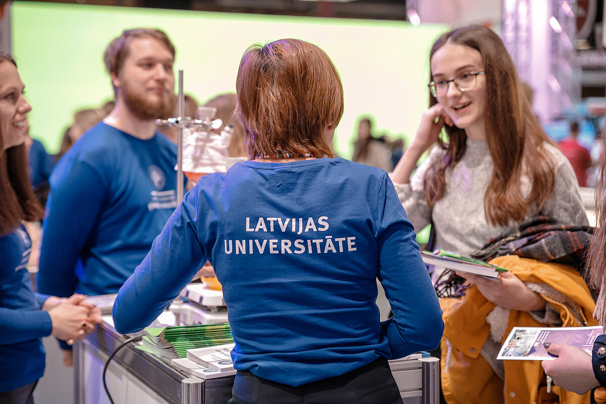 LU stendā būs daudz un dažādu pārsteigumu! Mēs tevi gaidīsim!
© Foto: Toms Grīnbergs, Latvijas Universitātes Komunikācijas un inovāciju departaments